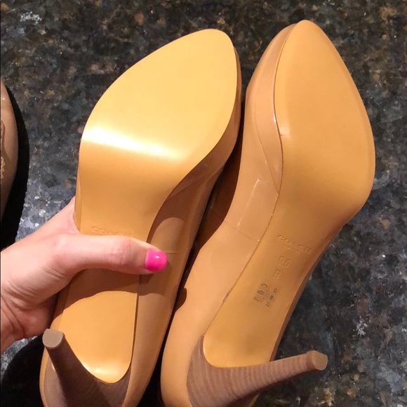 Never worn Coach tan heels! Size 9.5 - Picture 3 of 4